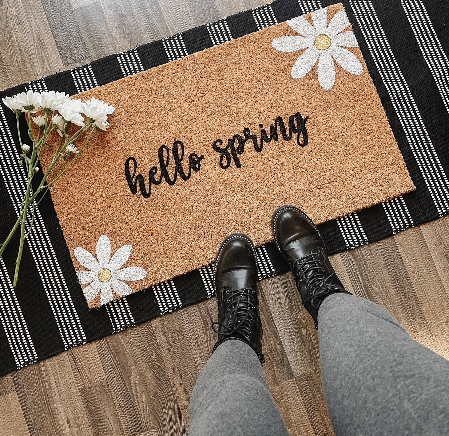Hello Spring Daisy Doormat
